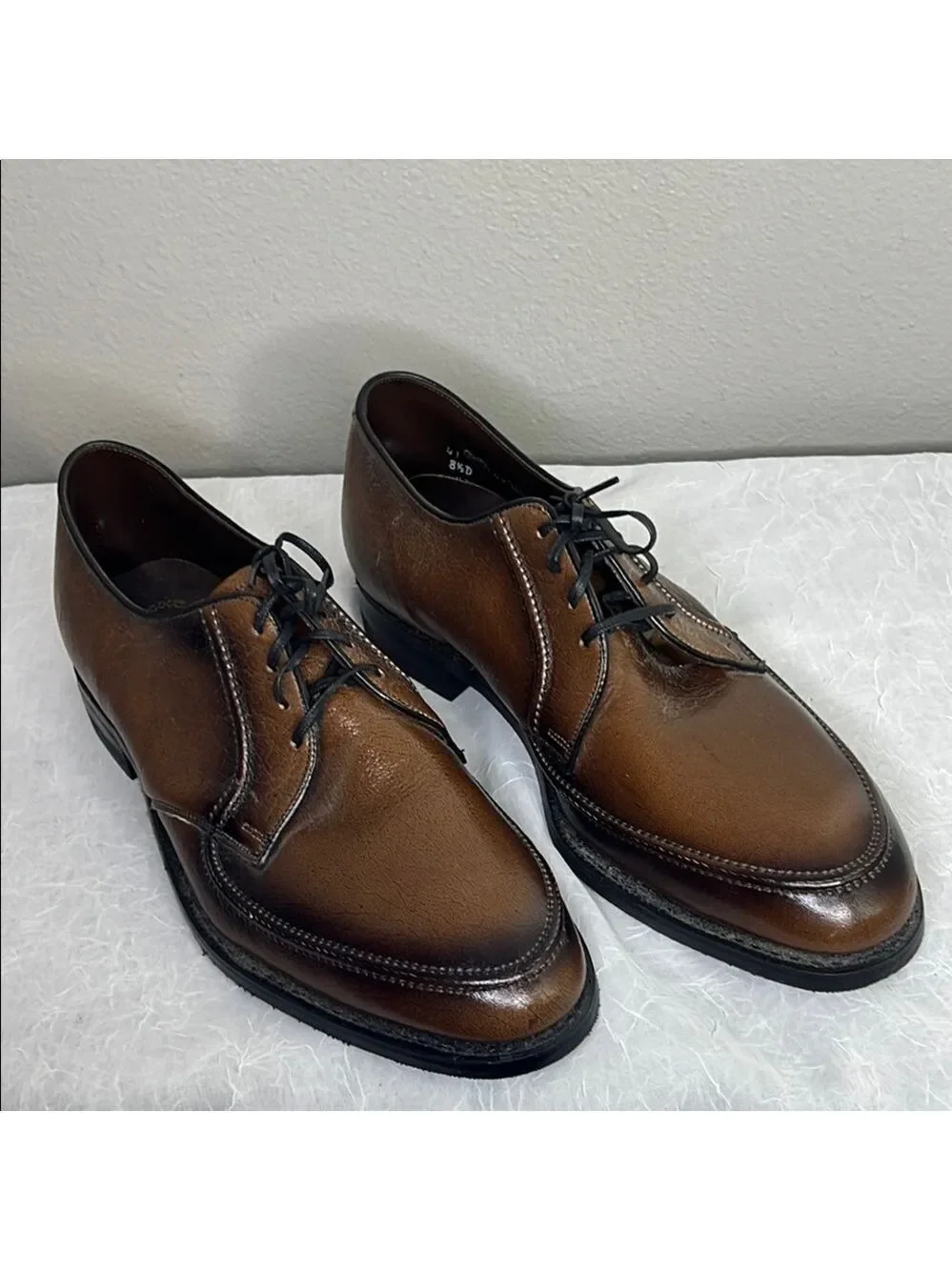 Elegant Brown Leather Oxfords with Brogue Detailing Safety Toe Size 8.5 D